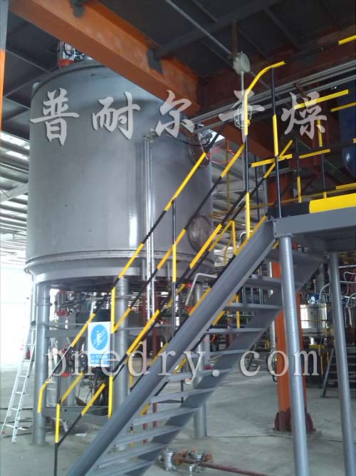 真空盤式干燥機(jī)安裝、調(diào)試現(xiàn)場